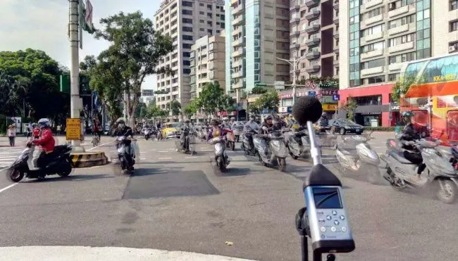 Measured in Taipei near Da'An Park Xinyi Road
