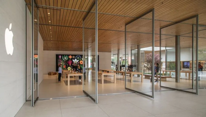Apple Store University Village, U. Village, Seattle, WA, view 3
