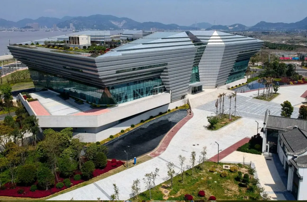 Fuzhou Straight Youth Center, Fuzhou, China, view 1