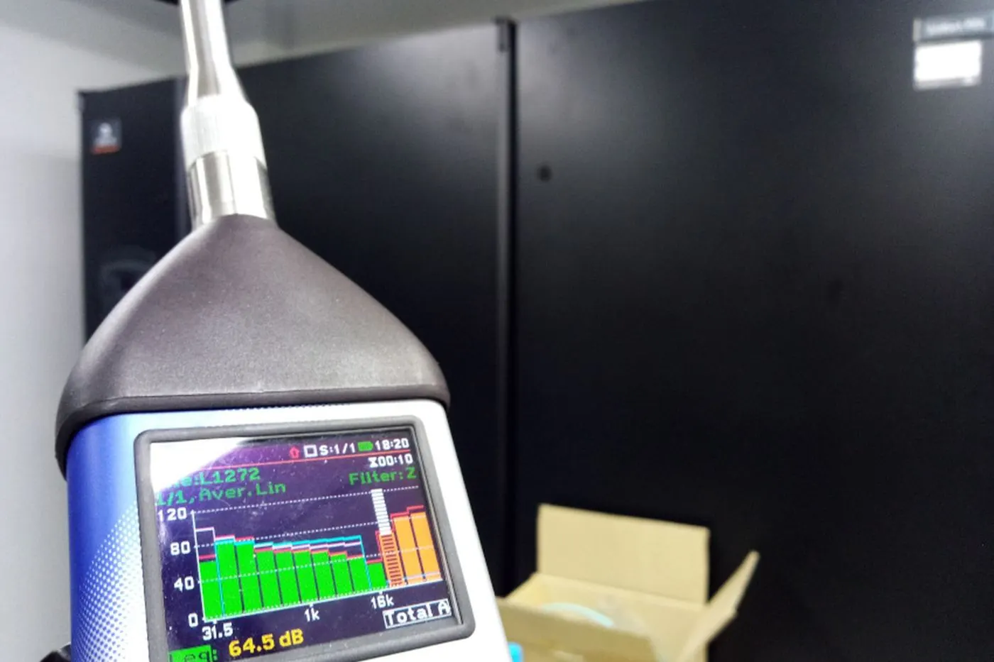 Sound level meter showing a frequency spectrum